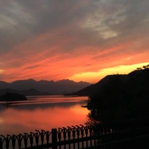 国产精品成人三级在线影院
